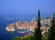 CROATIA, Dubrovnik, coast and Old Town view, CRO48JPL