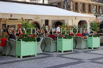 Czech Rep, PRAGUE, Old Town Sq, outdoor restaurant scene, CZ1074JPL