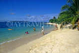 Grenadines, PALM ISLAND, beach and holidaymakers, GR17JPL