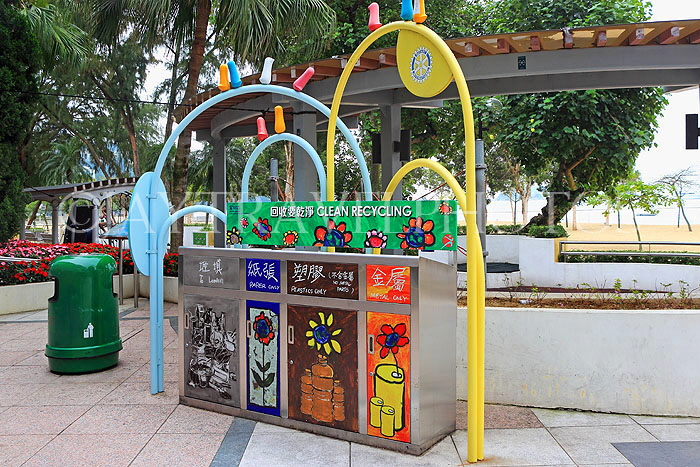 HONG KONG, Hong Kong Island, Repulse Bay, promenade and recycle bins, HK2345JPL