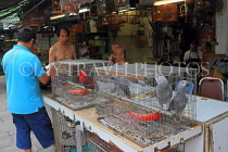 HONG KONG, Kowloon, Mong Kok, Yuen Po Street Bird Garden, HK940JPL