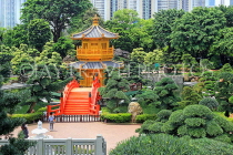 HONG KONG, Kowloon, Nan Lian Garden, Pavilion of Absolute Perfection & Zi-Wu Bridge, HK1009JPL