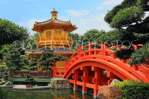 HONG KONG, Kowloon, Nan Lian Garden, Pavilion of Absolute Perfection & Zi-Wu Bridge, HK1059JPL