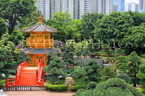 HONG KONG, Kowloon, Nan Lian Garden, Pavilion of Absolute Perfection & Zi-Wu Bridge, HK1060JPL