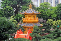 HONG KONG, Kowloon, Nan Lian Garden, Pavilion of Absolute Perfection & Zi-Wu Bridge, HK1063JPL