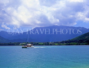 Hawaiian Islands, OAHU, Kanehoe Bay and catamaran cruiser, HAW283JPL