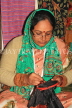 INDIA, West Bengal, crafts, embroidery, worker sewing, IND1576JPL