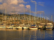 MADEIRA, Funchal, evening light over town and marina, MAD1017JPL