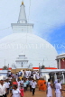 SRI LANKA, Anuradhapura, Ruwanweliseya Dagaba, and pilgrims, SLK5604JPL