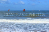 SRI LANKA, Negombo, catamaran with sail (traditional fishing boat) at sea, SLK5955JPL
