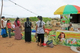 SRI LANKA, Negombo, market, fruit and vegetable market, and shoppers, SK2732JPL