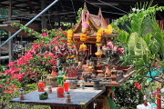 THAILAND, Damnoen Saduak (Floating Market), Buddhist shrine, THA2978JPL