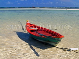 THAILAND, Koh Phangan Island, coast at low tide and red boat, THA2033JPL