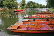 UK, Cambridgeshire, CAMBRIDGE, River Cam, and punts, UK34972JPL