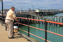 UK, Essex, Southend-On-Sea, Southend Pier, angler, UK6865JPL