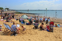 UK, Essex, Southend-On-Sea, Three Shells Beach, holidaymakers, families, UK6805JPL