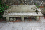 UK, Hampshire, WINCHESTER, Cathedral Close, Dean Garnier Garden, old stone bench, UK7987JPL