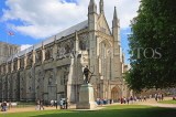 UK, Hampshire, WINCHESTER, Winchester Cathedral and War Memorial soldier statue, UK8130JPL