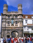 UK, Kent, CANTERBURY, Christ Church Gate and tourists, CTB220JPL