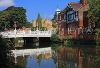 UK, Kent, TONBRIDGE, Tonbridge Castle and the Big Bridge over River Medway, UK13281JPL