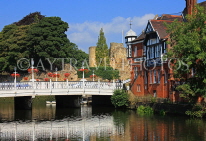 UK, Kent, TONBRIDGE, Tonbridge Castle and the Big Bridge over River Medway, UK13283JPL