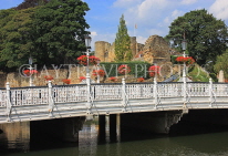 UK, Kent, TONBRIDGE, Tonbridge Castle and the Big Bridge over River Medway, UK13289JPL